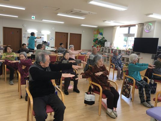 体操中の室内