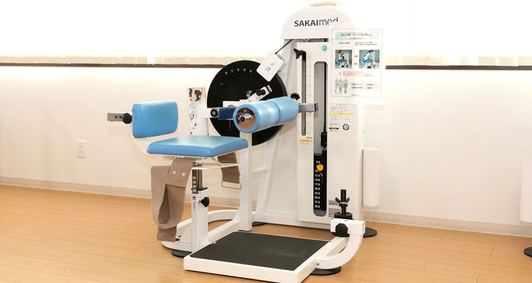 運動機器のある訓練室