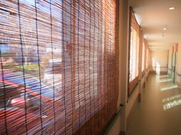 明るい廊下の雰囲気