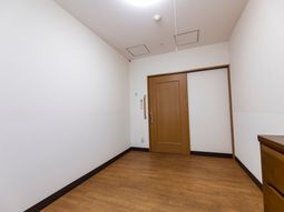 清潔で広い廊下