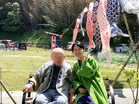 仲良くくつろぐ庭