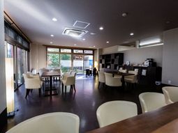 明るいダイニングルーム