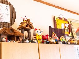 和風の飾りつけ多目的室