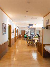 廊下の明るい風景