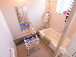 バリアフリーの浴室設備