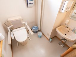 バリアフリー対応のトイレ