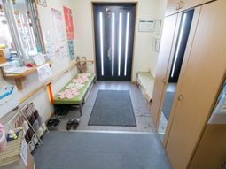 清潔なエントランス風景
