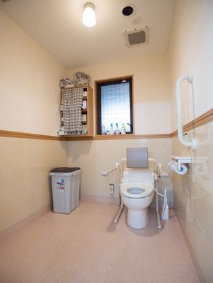 手すり付きトイレ空間