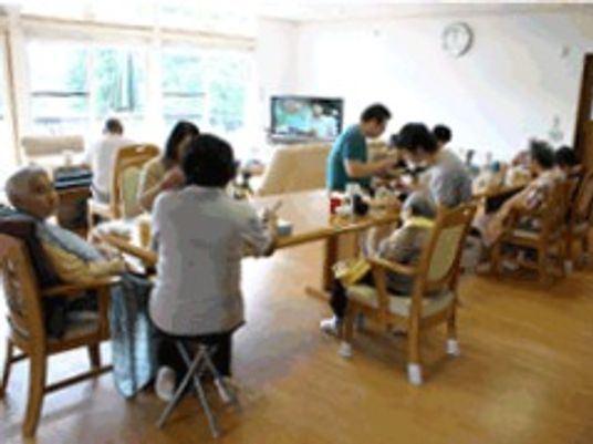 明るい午後の食堂