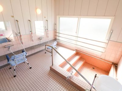 手すり付き浴室