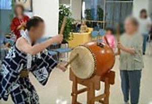 太鼓の演奏体験の場