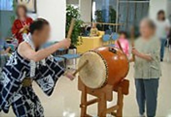 太鼓の演奏体験の場