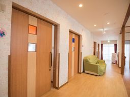 廊下の明るい雰囲気