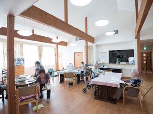 居心地の良い広々としたダイニング