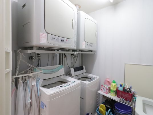 洗濯機と乾燥機の設備