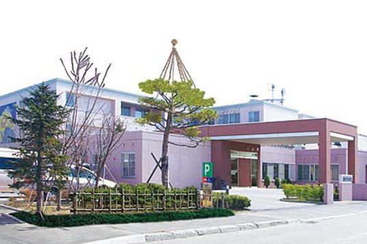 広い玄関がある建物