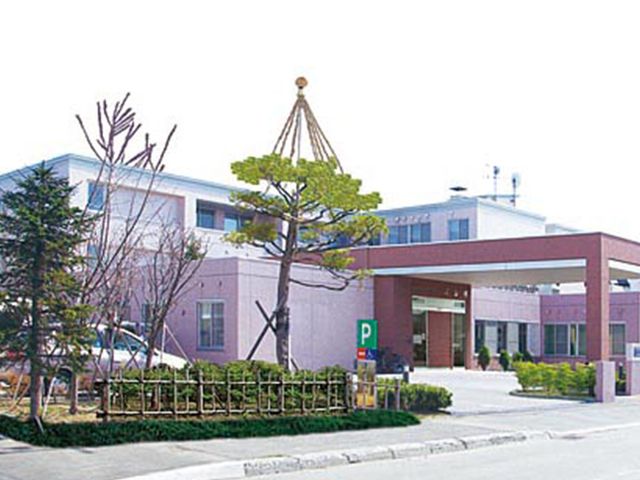 広い玄関がある建物 外観 広々とした入口が特徴の建物です。利用者の出入りがスムーズに行えます。