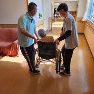 明るい廊下の様子