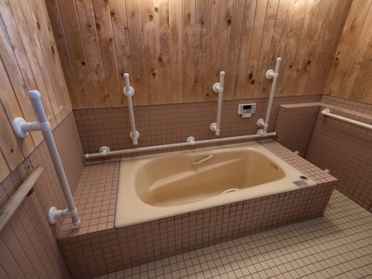 手すり付き浴室