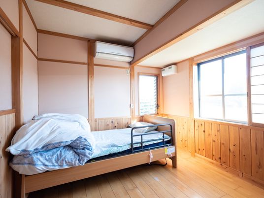 木目調の暖かい居室