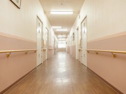 清潔感のある廊下