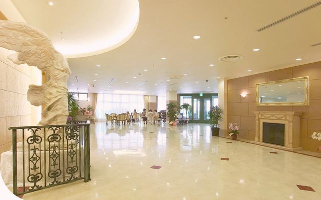 開放的なエントランス