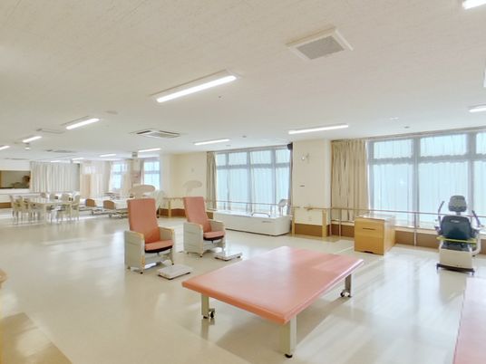 明るく開放的な室内