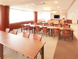 明るいダイニングスペース