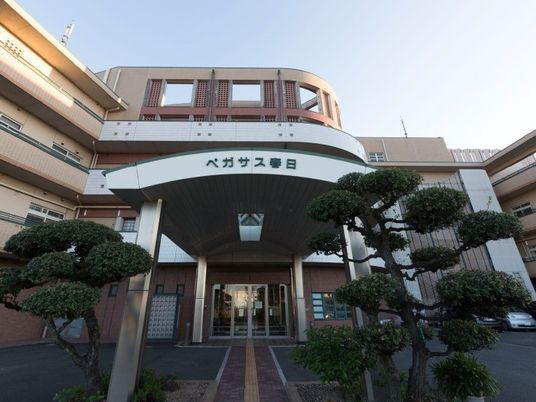 建物正面の入口  