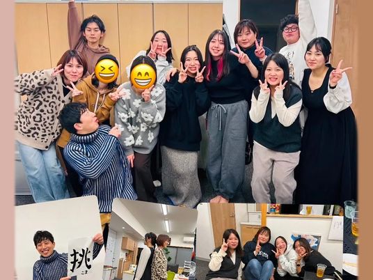 笑顔のスタッフ集合  