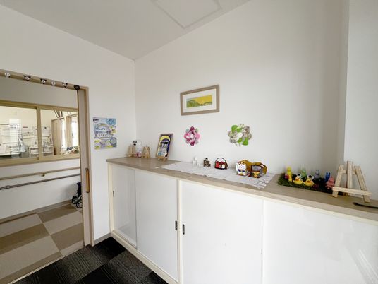 飾りのある廊下