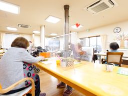 明るいダイニングルーム