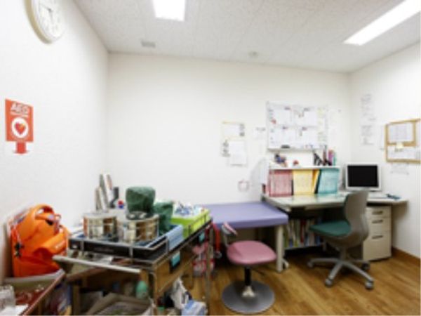 整理された事務スペース