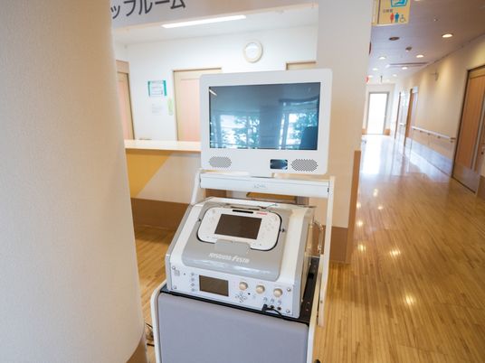 廊下に設置された機器