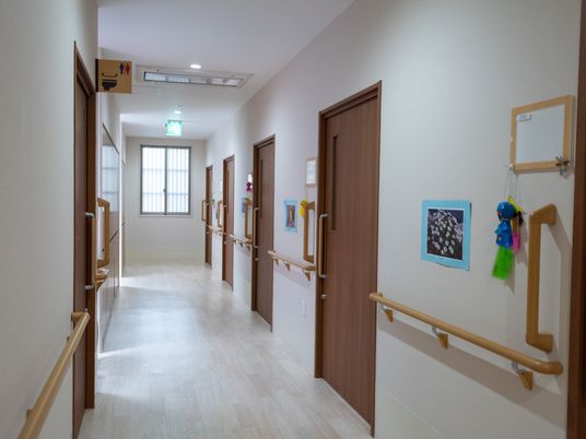 清潔感のある明るい廊下