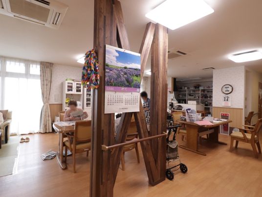 共有スペースに人物