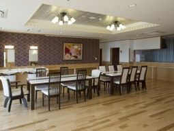 明るいダイニング空間