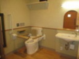 バリアフリーのトイレ設備