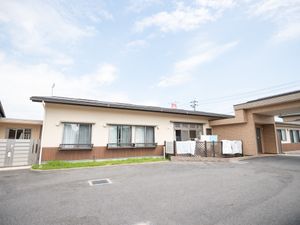 広々とした明るい外観