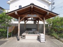 屋外足湯施設の様子