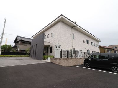 明るく広々とした外観