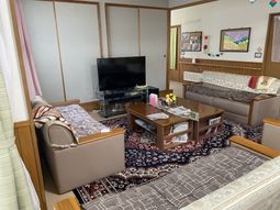 落ち着いた雰囲気の共有スペース