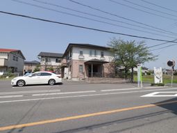 外観の建物と看板