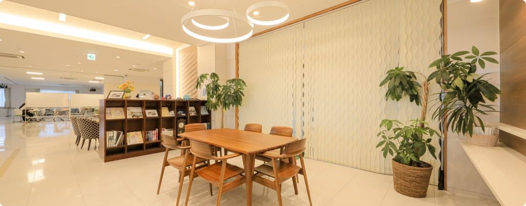 自然光が差し込むリビング