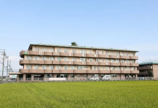 青空の建物外観