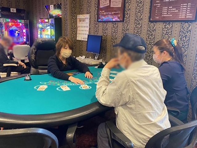 楽しい時間を過ごす部屋 ラウンジ   ゲームを楽しむ様子が見られるスペースは、リラックスした雰囲気で過ごせます。