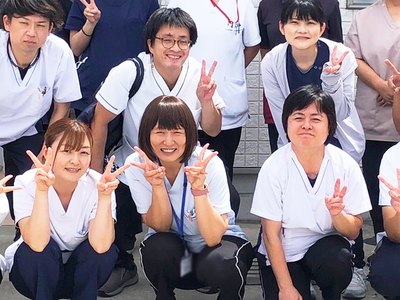 笑顔のスタッフたち