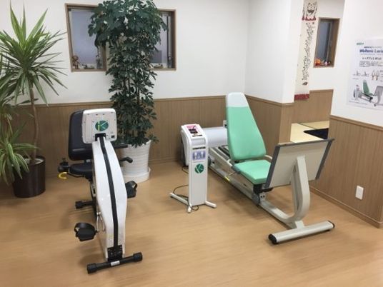機能訓練室の運動器具  