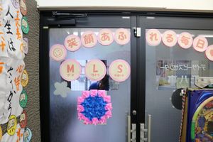 人が集まるエントランス
