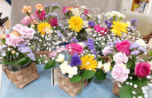色とりどりの花々
